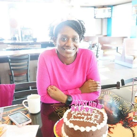 Meet Your Posher, Rae! - Picture 3 of 3